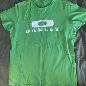 Medium Oakley Vintage T